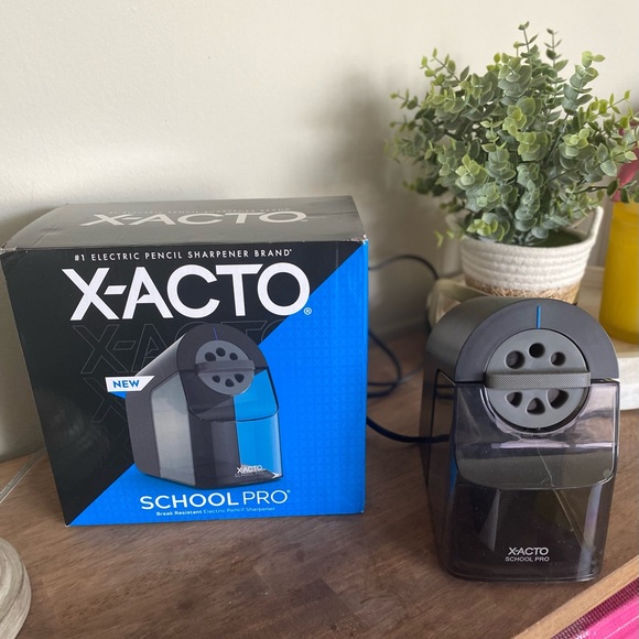 X-ACTO School Pro Electric Pencil Sharpener - Picture 5 of 17